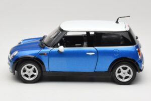 Mini Cooper R50 Blu con Tetto Bianco Mondo Motors 1:18 MINI004 Pressofusione — immagine 4 di 8