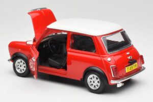 Mini Cooper Rosso Bburago 1:18 3379 Pressofusione — immagine 5 di 8