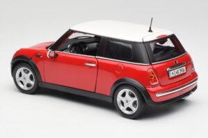 Mini Cooper R50 Rosso Maisto 1:18 31619 Pressofusione — immagine 4 di 8