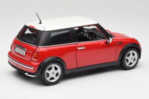 Mini Cooper R50 Rosso Maisto 1:18 31619 Pressofusione — immagine 5 di 8