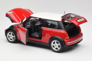 Mini Cooper R50 Rosso Maisto 1:18 31619 Pressofusione — immagine 7 di 8