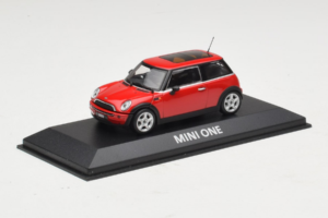 Mini Cooper Rosso Minichamps 1:43 MINI010 Pressofusione — immagine 2 di 4
