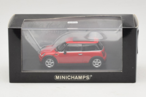 Mini Cooper Rosso Minichamps 1:43 MINI010 Pressofusione — immagine 4 di 4