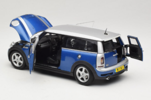 Mini Cooper S Clubman R55 Blu & Argento Kyosho 1:18 80430421048 Pressofusione — immagine 5 di 8