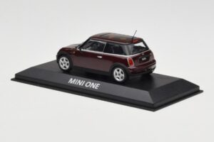 Mini One R50 Rosso Scuro Con Tetto Nero Minichamps 1:43 MINI008 Pressofusione — immagine 3 di 5