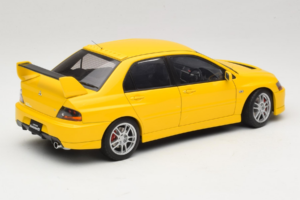 Mitsubishi Lancer Evolution IX GSR Giallo AUTOart 1:18 77192 Pressofusione — immagine 3 di 8