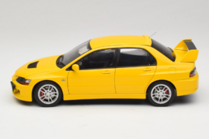 Mitsubishi Lancer Evolution IX GSR Giallo AUTOart 1:18 77192 Pressofusione — immagine 4 di 8