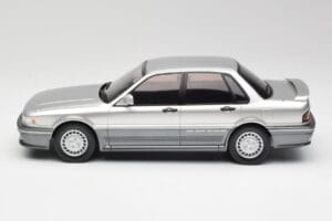 Mitsubishi Galant VR-4 Argento IXO 1:18 18CMC191 Pressofusione — immagine 3 di 6