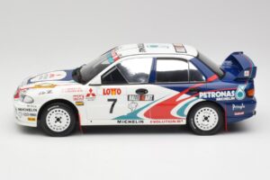 Mitsubishi Lancer Evo 3 Group A #4 T. Makinen / S. Harjanne Rally Australia 1996 Otto 1:18 OT475 Resina — immagine 3 di 6