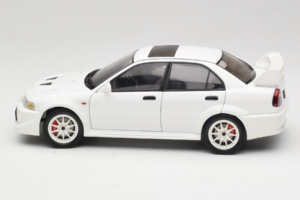 Mitsubishi Lancer Evo VI Tommi Makinen Edition Bianco AUTOart 1:18 77157 Pressofusione — immagine 4 di 8