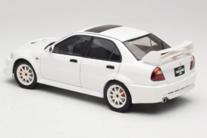 Mitsubishi Lancer Evo VI Tommi Makinen Edition Bianco AUTOart 1:18 77157 Pressofusione — immagine 7 di 8