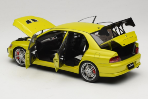 Mitsubishi Lancer Evo VII Mustard Yellow AUTOart 1:18 77166 Pressofusione — immagine 7 di 8