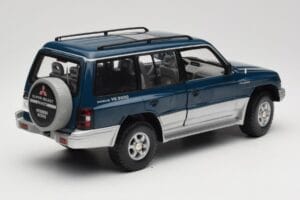 Mitsubishi Pajero V20 LWB Blu & Argento Sun Star 1:18 1212 Pressofusione — immagine 3 di 8