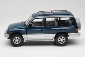 Mitsubishi Pajero V20 LWB Blu & Argento Sun Star 1:18 1212 Pressofusione — immagine 4 di 8