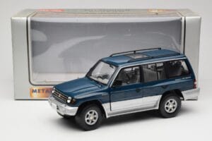Mitsubishi Pajero V20 LWB Blu & Argento Sun Star 1:18 1212 Pressofusione — immagine 8 di 8