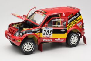 Mitsubishi Pajero Rallye Raid #205 Paris-Dakar Rally 2001 Solido 1:18 9022 Pressofusione — immagine 2 di 8
