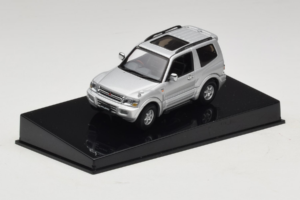 Mitsubishi Pajero SWB Argento AUTOart 1:43 57113 Pressofusione — immagine 2 di 4