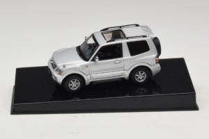 Mitsubishi Pajero SWB Argento AUTOart 1:43 57113 Pressofusione