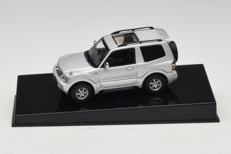 Mitsubishi Pajero SWB Argento AUTOart 1:43 57113 Pressofusione