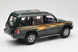 Mitsubishi Pajero V20 LWB Verde Sun Star 1:18 1225 Pressofusione — immagine 3 di 8