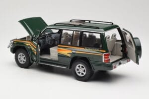 Mitsubishi Pajero V20 LWB Verde Sun Star 1:18 1225 Pressofusione — immagine 5 di 8
