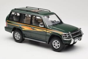 Mitsubishi Pajero V20 LWB Verde Sun Star 1:18 1225 Pressofusione — immagine 6 di 8