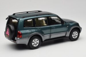 Mitsubishi Pajero V73 Verde YC Model 1:18 241218040101010215 Pressofusione — immagine 3 di 8