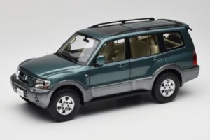 Mitsubishi Pajero V73 Verde YC Model 1:18 241218040101010215 Pressofusione