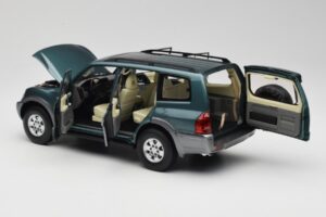 Mitsubishi Pajero V73 Verde YC Model 1:18 241218040101010215 Pressofusione — immagine 5 di 8