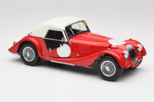 Morgan 4/4 Plus Competition Hardtop Rosso Kyosho 1:18 08114R Pressofusione — immagine 6 di 8