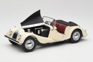 Morgan 4/4 Series II Bianco Kyosho 1:18 08111W Pressofusione — immagine 2 di 8