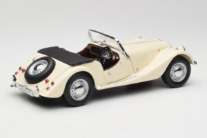 Morgan 4/4 Series II Bianco Kyosho 1:18 08111W Pressofusione — immagine 3 di 8