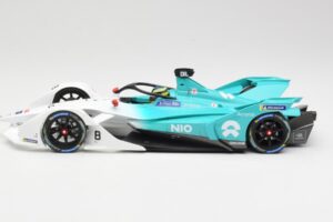 NIO 004 Team NIO #8 T. Dillmann Formula E Season 5 2019 Minichamps 1:18 114180008 Pressofusione — immagine 3 di 6