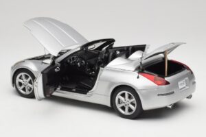 Nissan 350Z Z33 Roadster Diamond Argento AUTOart 1:18 77371 Pressofusione — immagine 5 di 8