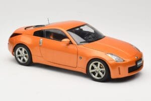 Nissan 350Z Z33 Sunset Orange AUTOart 1:18 77312 Pressofusione — immagine 6 di 8