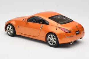 Nissan 350Z Z33 Sunset Orange AUTOart 1:18 77312 Pressofusione — immagine 7 di 8