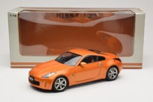 Nissan 350Z Z33 Sunset Orange AUTOart 1:18 77312 Pressofusione — immagine 8 di 8