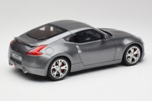 Nissan 370Z Z34 Gun Metallic Otto 1:18 OT465 Resina — immagine 2 di 6