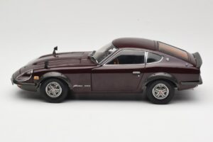 Nissan Fairlady 240Z-G S30 Bordeaux Kyosho 1:18 08212M Pressofusione — immagine 4 di 8