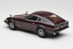 Nissan Fairlady 240Z-G S30 Bordeaux Kyosho 1:18 08212M Pressofusione — immagine 7 di 8