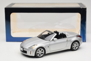 Nissan Fairlady Z Z33 Roadster Diamond Silver AUTOart 1:18 77376 Pressofusione — immagine 8 di 8