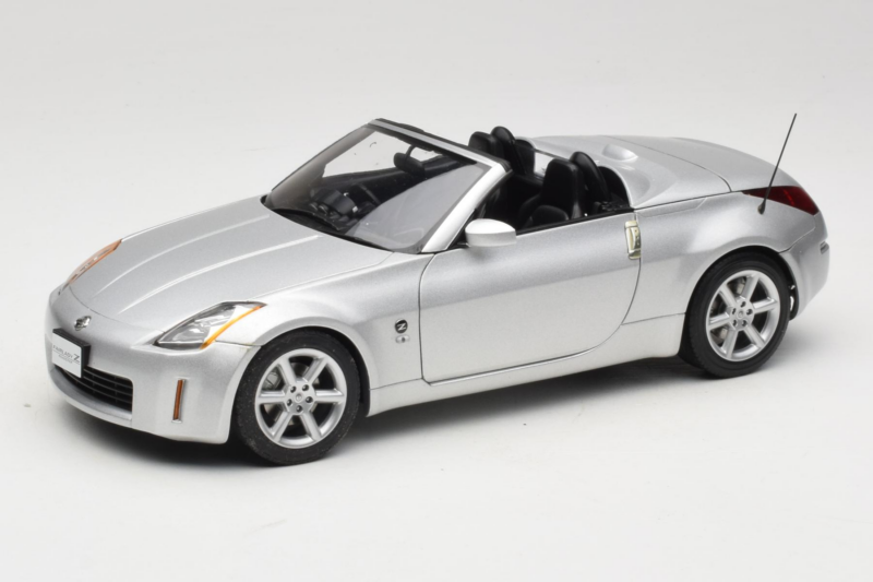 Nissan Fairlady Z Z33 Roadster Diamond Silver AUTOart 1:18 77376 Pressofusione