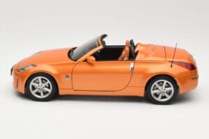 Nissan Fairlady Z Z33 Roadster Sunset Orange AUTOart 1:18 77377 Pressofusione — immagine 4 di 8