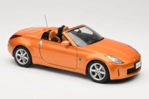 Nissan Fairlady Z Z33 Roadster Sunset Orange AUTOart 1:18 77377 Pressofusione — immagine 6 di 8