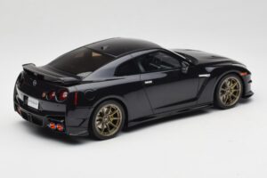Nissan GT-R R35 Takumi Edition Midnight Purple GT Spirit 1:18 GT932 Resina — immagine 2 di 6