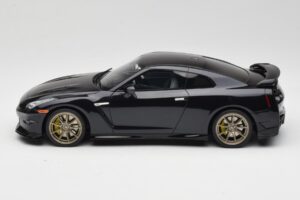 Nissan GT-R R35 Takumi Edition Midnight Purple GT Spirit 1:18 GT932 Resina — immagine 3 di 6