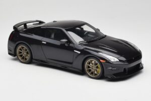Nissan GT-R R35 Takumi Edition Midnight Purple GT Spirit 1:18 GT932 Resina — immagine 4 di 6