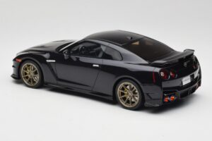 Nissan GT-R R35 Takumi Edition Midnight Purple GT Spirit 1:18 GT932 Resina — immagine 5 di 6