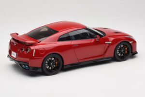 Nissan GT-R R35 Track Edition NISMO Vibrant Red MotorHelix 1:18 M83511 Pressofusione — immagine 3 di 8