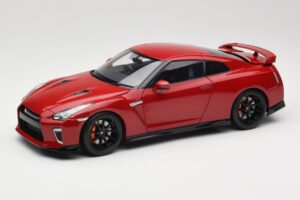 Nissan GT-R R35 Track Edition NISMO Vibrant Red MotorHelix 1:18 M83511 Pressofusione